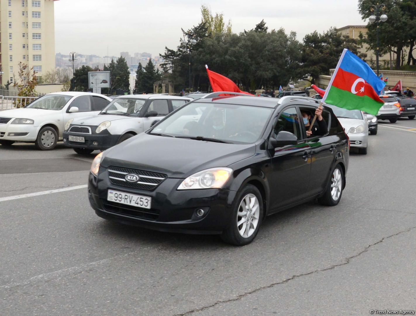 Праздничный автопробег в Баку в связи с освобождением Лачина (ФОТО)