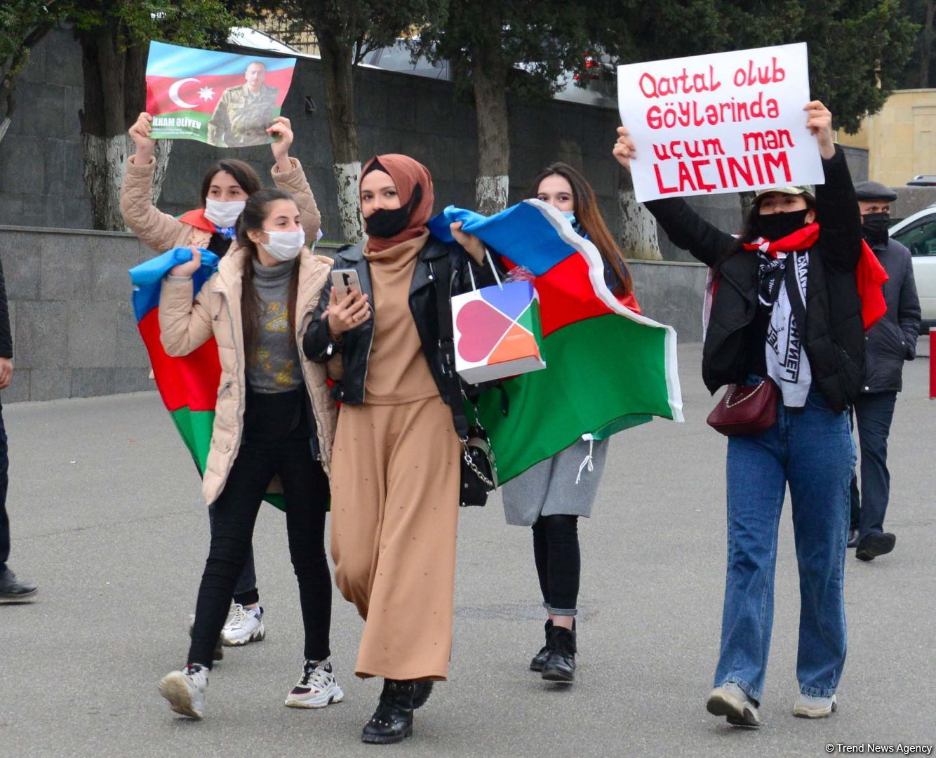 Праздничный автопробег в Баку в связи с освобождением Лачина (ФОТО)