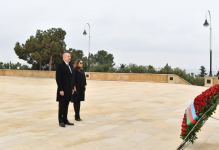President Ilham Aliyev, first lady Mehriban Aliyeva pay tribute to Azerbaijani martyrs (PHOTO/VIDEO)