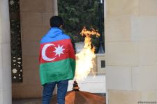 Azerbaijani public reveres memory of martyrs of Karabakh conflict (PHOTO)