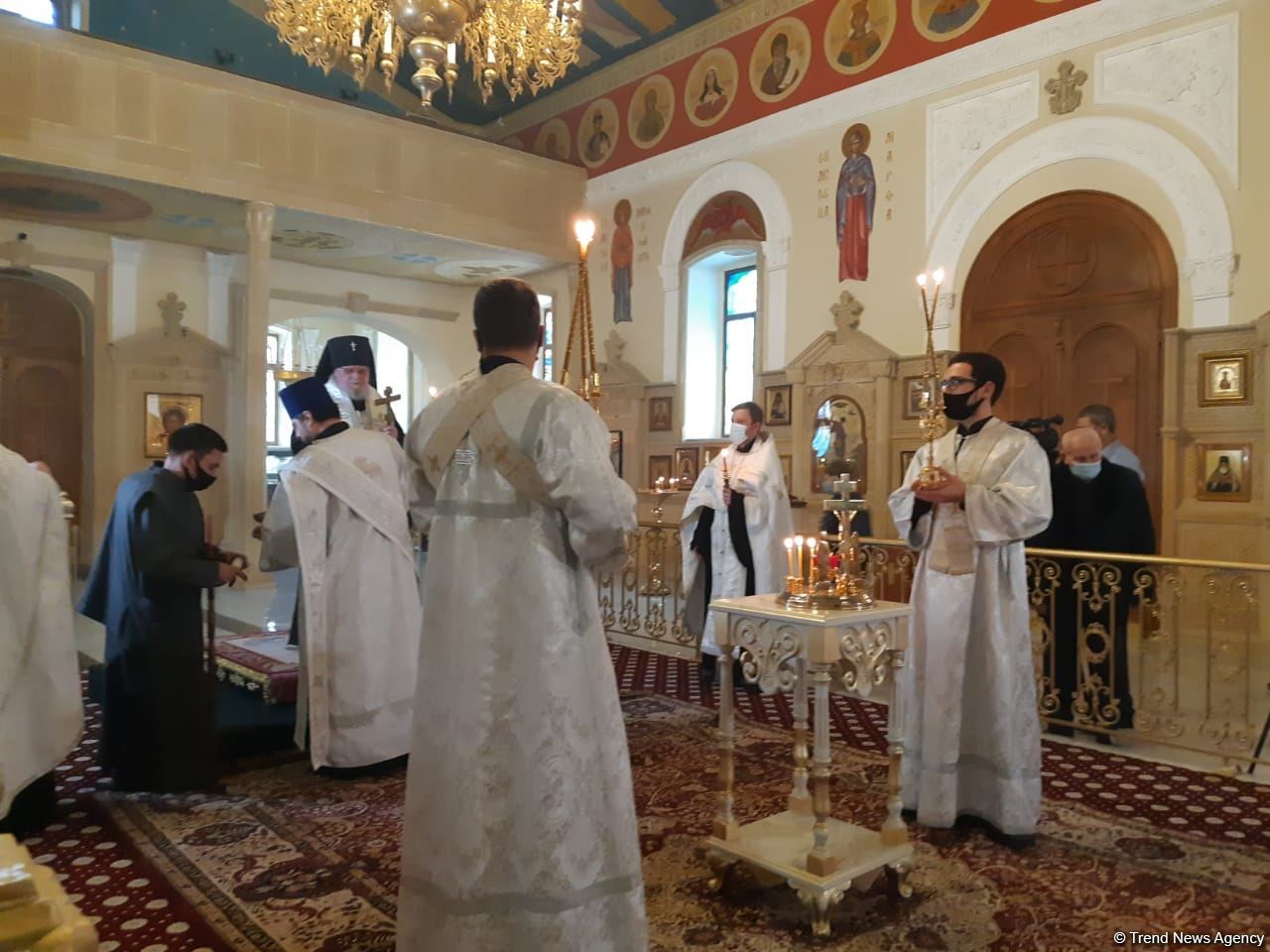В Кафедральном Соборе Святых Жен-Мироносиц в Баку почтили память шехидов Отечественной войны (ФОТО)