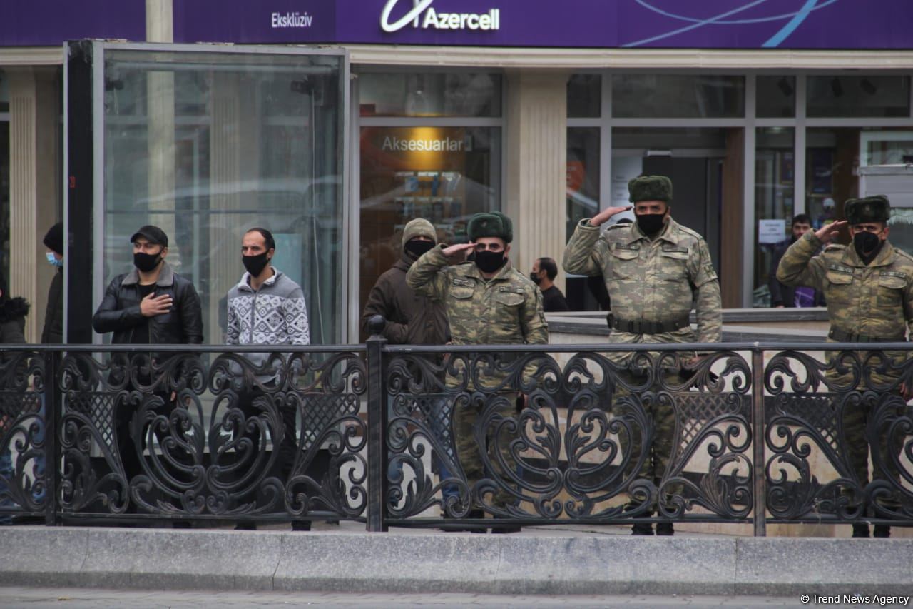 В Гяндже минутой молчания почтили светлую память шехидов Отечественной войны (ФОТО)