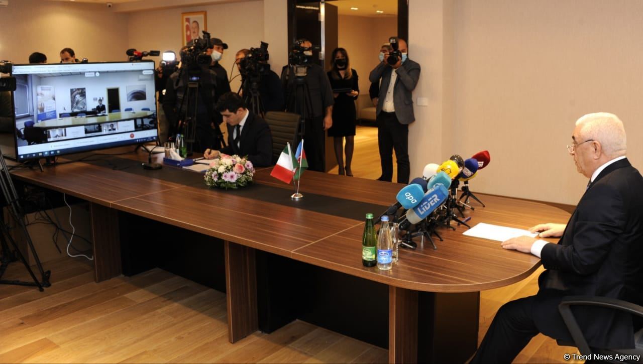 Италия и Азербайджан подписали договор по сотрудничеству в рамках создания энергетической инфраструктуры Карабаха (ФОТО)