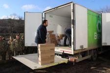 Фонд Гейдара Алиева и сеть супермаркетов Bravo доставили гостинцы солдатам в Агдаме (ФОТО)