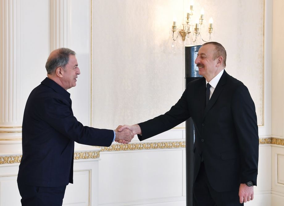 Президент Ильхам Алиев принял делегацию во главе с министром национальной обороны Турции (ФОТО/ВИДЕО)