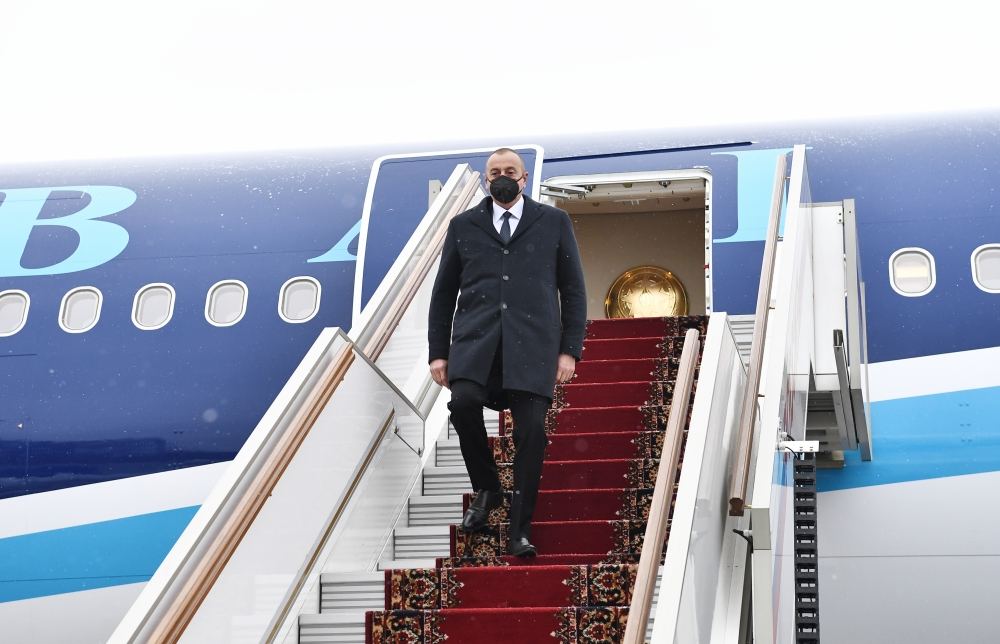 Президент Ильхам Алиев по приглашению Президента России Владимира Путина прибыл с рабочим визитом в Москву (ФОТО/ВИДЕО)
