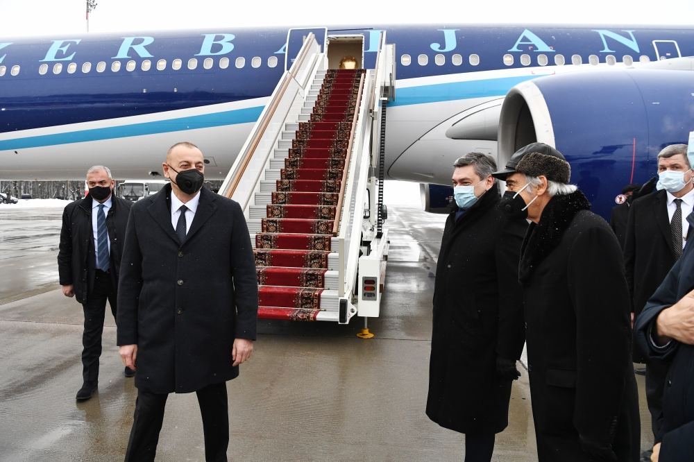 Президент Ильхам Алиев по приглашению Президента России Владимира Путина прибыл с рабочим визитом в Москву (ФОТО/ВИДЕО)