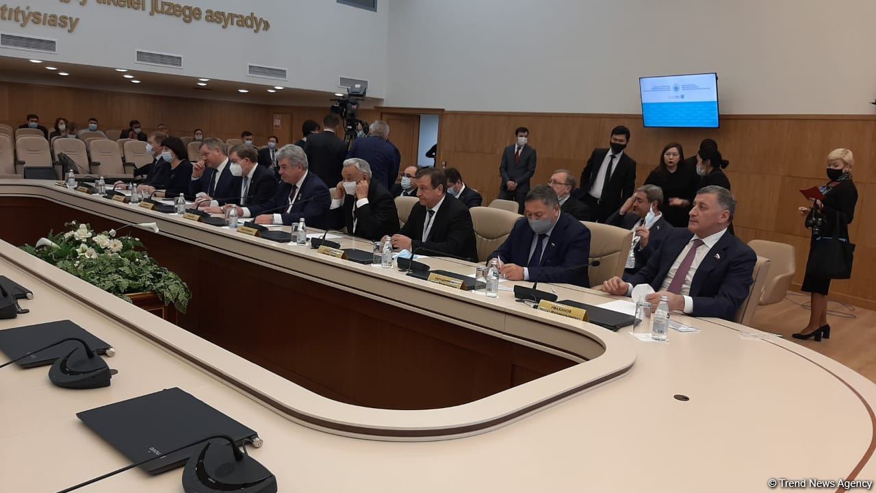 На парламентских выборах в Казахстане лидирует партия "Нур Отан" - Арзу Нагиев (ФОТО)