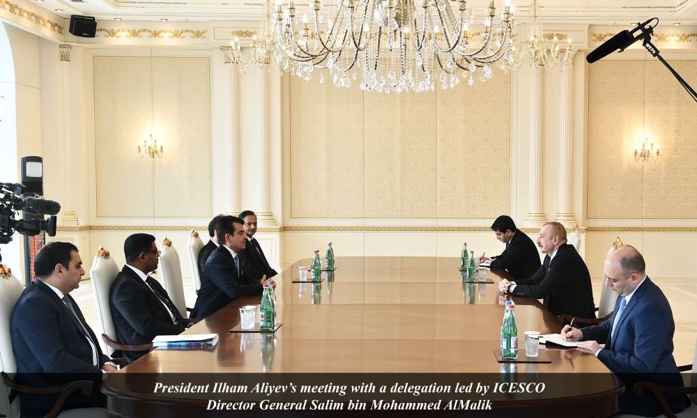President Ilham Aliyev receives delegation led by ICESCO Director General (PHOTO)