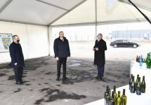 Президент Ильхам Алиев заложил фундамент двух заводов и открыл предприятие по производству листового стекла в Сумгайытском химическом промышленном парке (ФОТО/ВИДЕО)