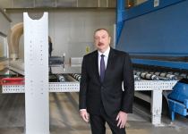 Президент Ильхам Алиев заложил фундамент двух заводов и открыл предприятие по производству листового стекла в Сумгайытском химическом промышленном парке (ФОТО/ВИДЕО)