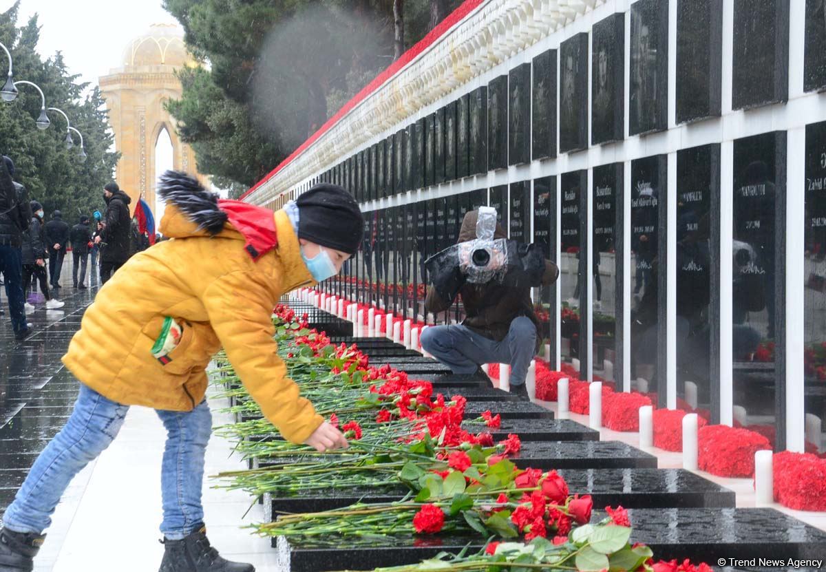 Дети провели в соцсетях поэтический флешмоб в честь памяти шехидов 20 Января и Карабахской войны (ВИДЕО, ФОТО)