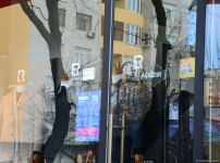 В Азербайджана открылись торговые объекты, парикмахерские и салоны красоты (ФОТОРЕПОРТАЖ)