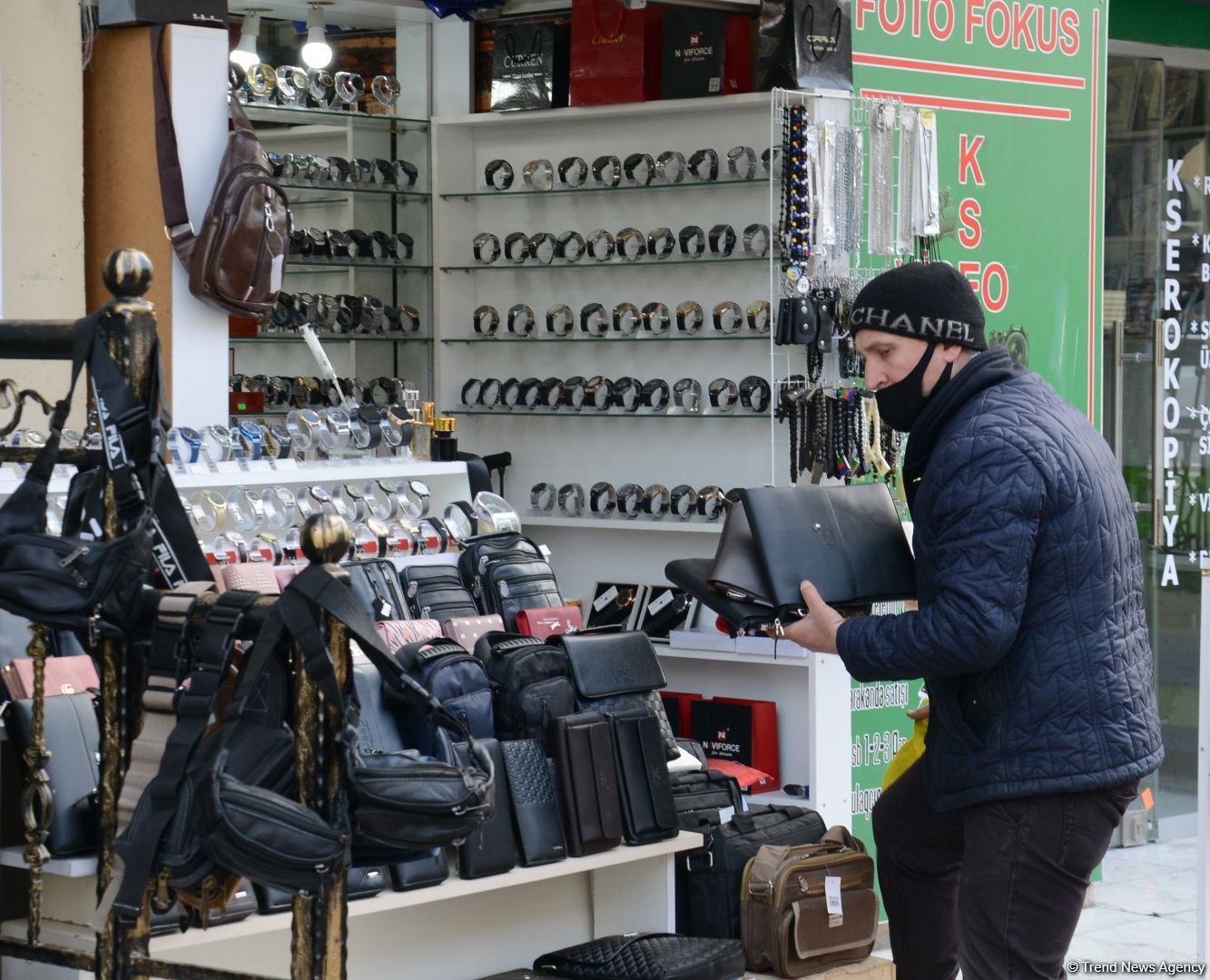 В Азербайджана открылись торговые объекты, парикмахерские и салоны красоты (ФОТОРЕПОРТАЖ)