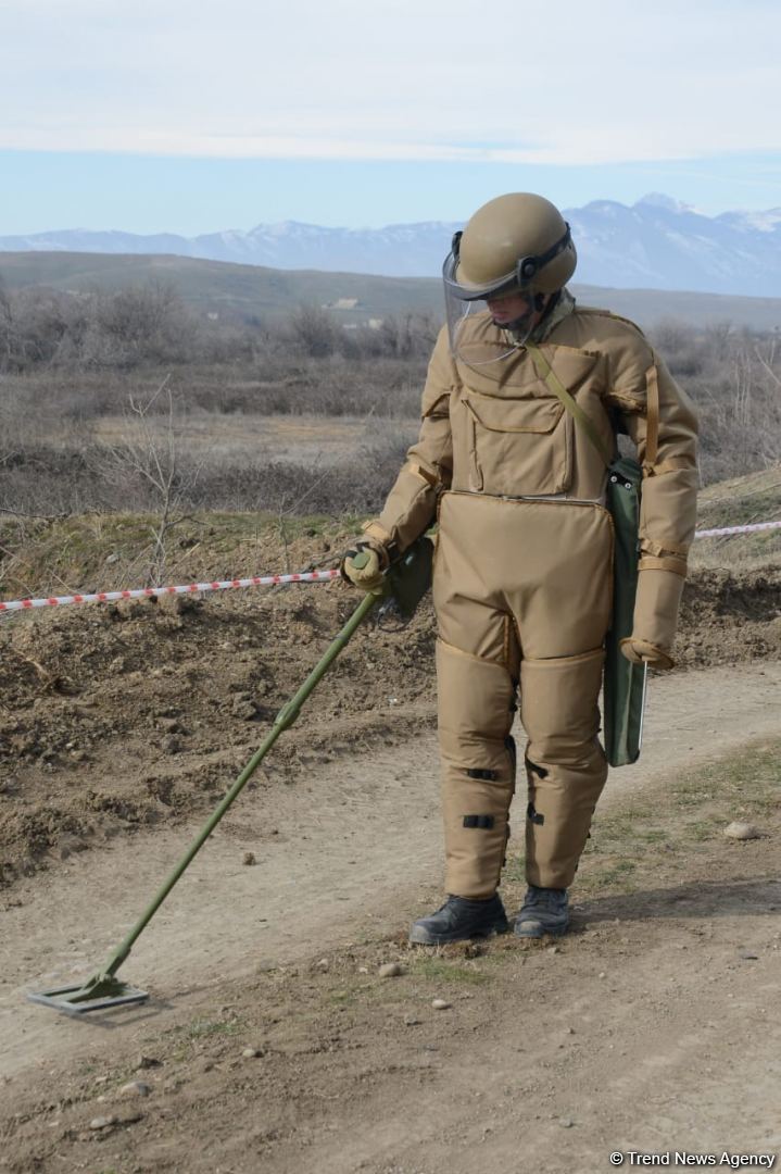 Территория Физулинского района очищается от мин и неразорвавшихся боеприпасов (ФОТО/ВИДЕО)