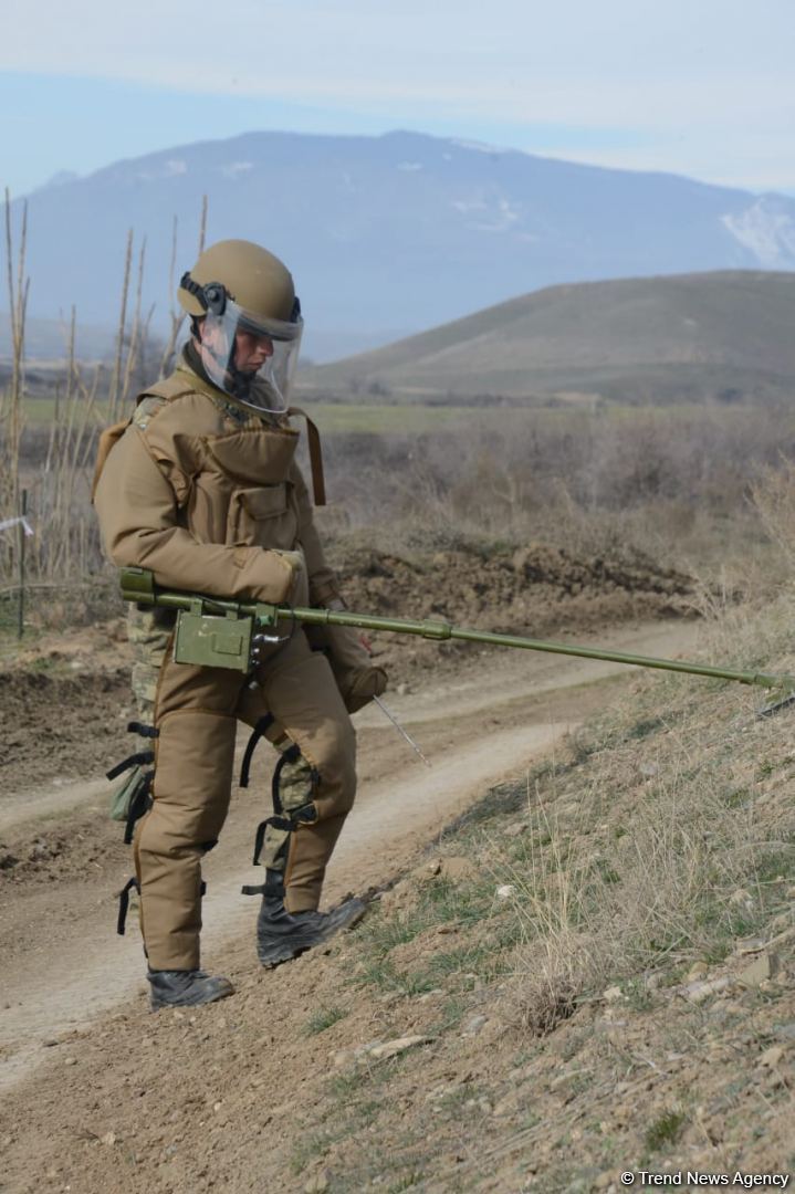 Территория Физулинского района очищается от мин и неразорвавшихся боеприпасов (ФОТО/ВИДЕО)