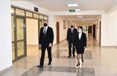Президент Ильхам Алиев ознакомился с условиями, созданными в заново отстроенных школах в Сабунчинском и Сураханском районах (ФОТО/ВИДЕО)