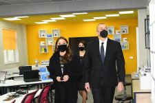Президент Ильхам Алиев и первая леди Мехрибан Алиева ознакомились с условиями, созданными в школе-лицее номер 3 в городе Хырдалан (ФОТО)