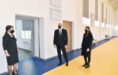 Президент Ильхам Алиев и первая леди Мехрибан Алиева ознакомились с условиями, созданными в школе-лицее номер 3 в городе Хырдалан (ФОТО)
