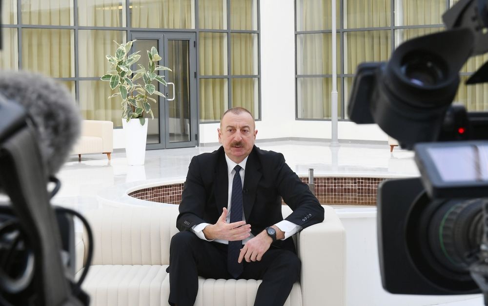Президент Ильхам Алиев дал интервью Азербайджанскому телевидению (ФОТО/ВИДЕО)