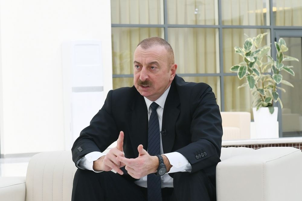 Президент Ильхам Алиев дал интервью Азербайджанскому телевидению (ФОТО/ВИДЕО)