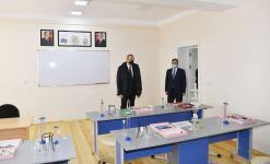 Президент Ильхам Алиев принял участие в церемонии предоставления семьям шехидов и инвалидам войны квартир в жилом комплексе в бакинском поселке Рамана (ФОТО)
