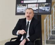 Президент Ильхам Алиев принял участие в церемонии предоставления семьям шехидов и инвалидам войны квартир в жилом комплексе в бакинском поселке Рамана (ФОТО)