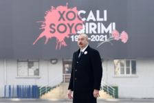 Президент Ильхам Алиев и Первая леди Мехрибан Алиева посетили памятник Ходжалинскому геноциду (ФОТО/ВИДЕО)