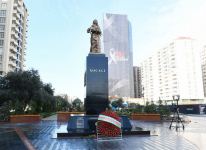 Президент Ильхам Алиев и Первая леди Мехрибан Алиева посетили памятник Ходжалинскому геноциду (ФОТО/ВИДЕО)