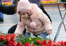 Общественность Азербайджана чтит память жертв Ходжалинского геноцида  (ФОТОРЕПОРТАЖ)