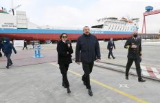 Президент Ильхам Алиев и Первая леди Мехрибан Алиева приняли участие в церемониях спуска на воду судна-парома типа Ro-Pax «Академик Зарифа Алиева» и сдачи в эксплуатацию судна-парома «Азербайджан» аналогичного назначения (ФОТО/ВИДЕО)