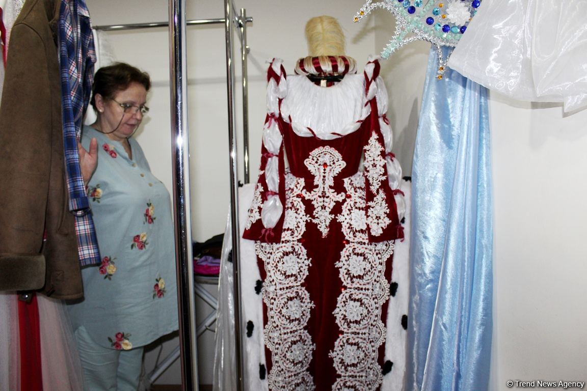 За кулисами Бакинской русдрамы: какие тайны хранят театральные костюмы - Интервью (ФОТО)