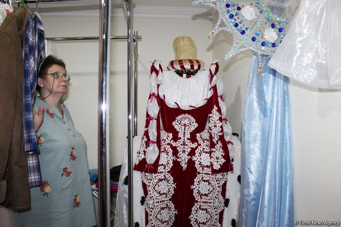 За кулисами Бакинской русдрамы: какие тайны хранят театральные костюмы - Интервью (ФОТО)