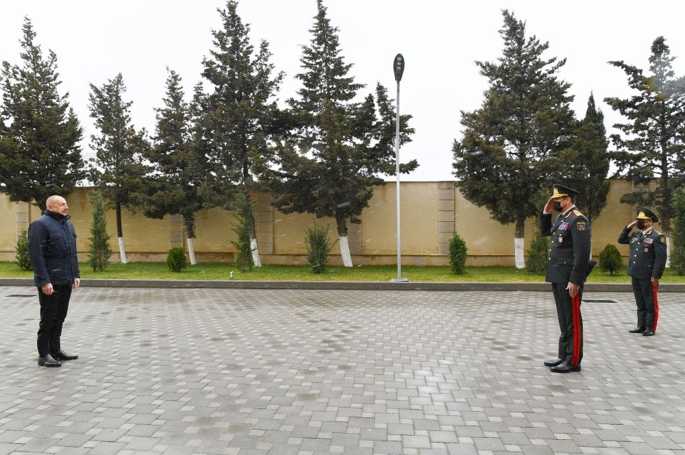 Президент Ильхам Алиев принял участие в открытии новопостроенной «Н-ской» воинской части Внутренних войск  (ФОТО/ВИДЕО)