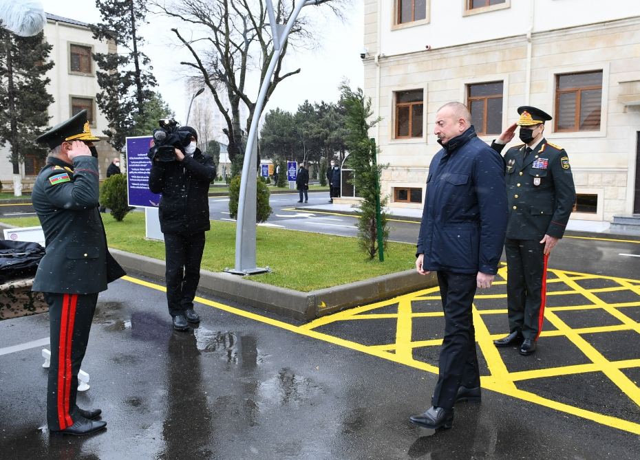 Президент Ильхам Алиев принял участие в открытии новопостроенной «Н-ской» воинской части Внутренних войск  (ФОТО/ВИДЕО)