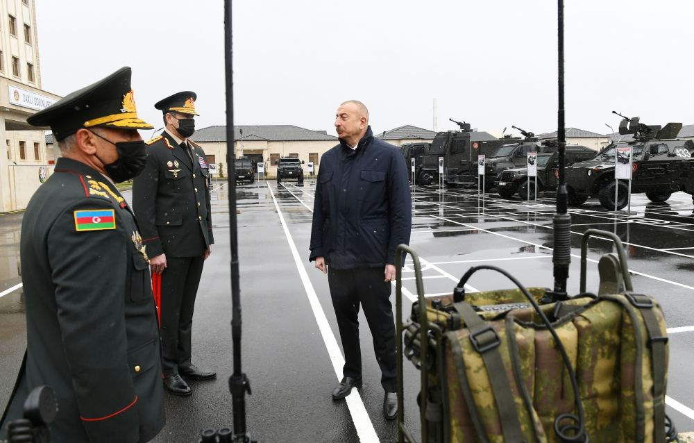 Президент Ильхам Алиев принял участие в открытии новопостроенной «Н-ской» воинской части Внутренних войск  (ФОТО/ВИДЕО)