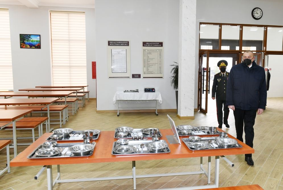 Президент Ильхам Алиев принял участие в открытии новопостроенной «Н-ской» воинской части Внутренних войск  (ФОТО/ВИДЕО)