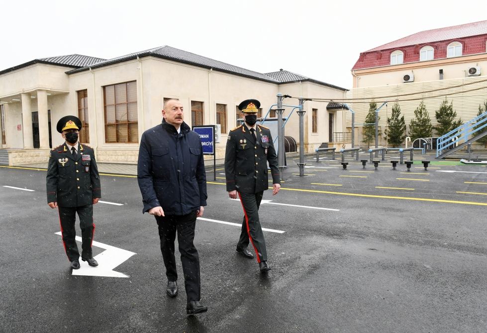 Президент Ильхам Алиев принял участие в открытии новопостроенной «Н-ской» воинской части Внутренних войск  (ФОТО/ВИДЕО)