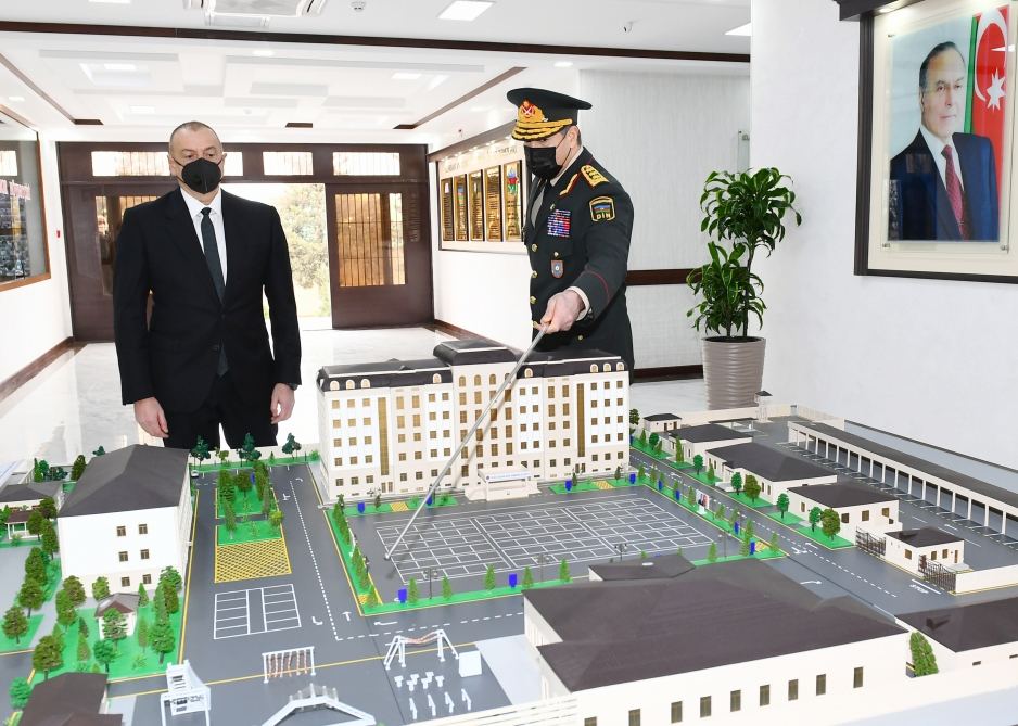 Президент Ильхам Алиев принял участие в открытии новопостроенной «Н-ской» воинской части Внутренних войск  (ФОТО/ВИДЕО)