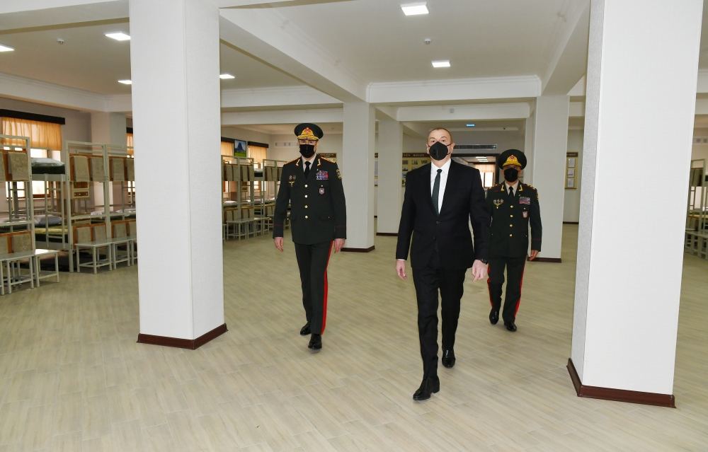 Президент Ильхам Алиев принял участие в открытии новопостроенной «Н-ской» воинской части Внутренних войск  (ФОТО/ВИДЕО)