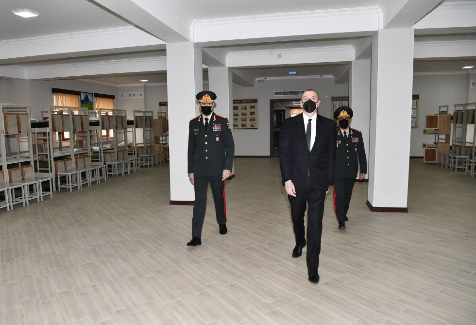 Президент Ильхам Алиев принял участие в открытии новопостроенной «Н-ской» воинской части Внутренних войск  (ФОТО/ВИДЕО)