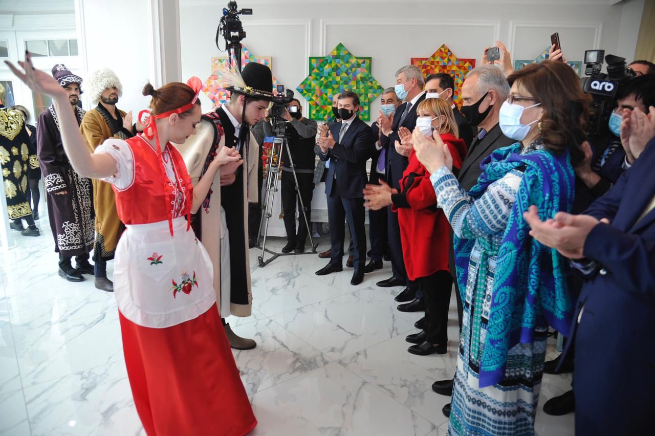 В Баку представлены национальные костюмы тюркского мира (ФОТО)