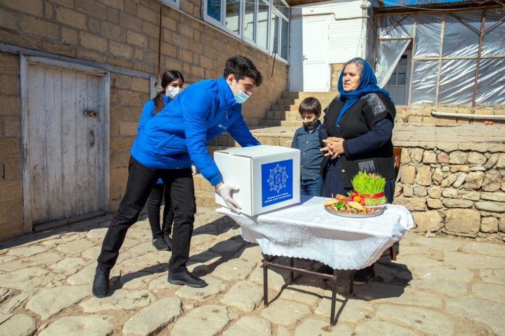 Фонд Гейдара Алиева направил подарки малообеспеченным семьям по случаю праздника Новруз (ФОТО)