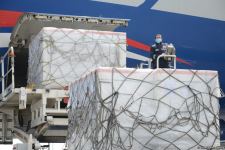 В Азербайджан доставлено еще 500 тыс. доз вакцины от COVID-19 (ФОТО/ВИДЕО)