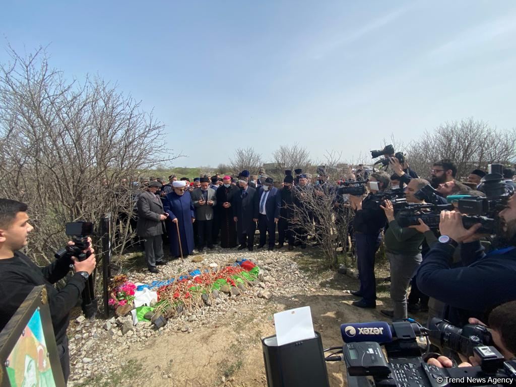 Главы религиозных конфессий Азербайджана посетили в Агдаме могилы шехидов (ФОТО/ВИДЕО)