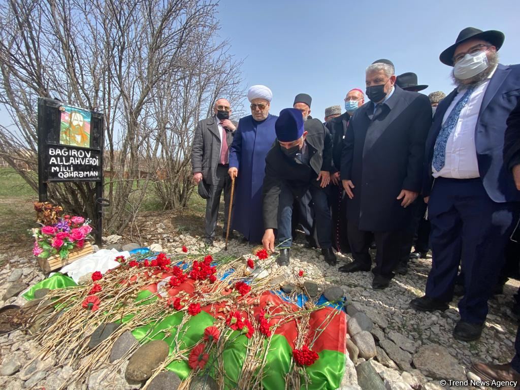 Главы религиозных конфессий Азербайджана посетили в Агдаме могилы шехидов (ФОТО/ВИДЕО)