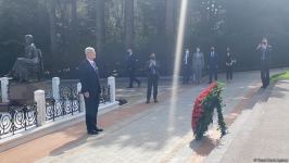 Председатель Генассамблеи ООН посетил могилу великого лидера Гейдара Алиева (ФОТО)