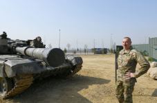 Президент Ильхам Алиев принял участие в открытии в Баку Парка военных трофеев (ФОТО/ВИДЕО)