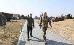 Президент Ильхам Алиев принял участие в открытии в Баку Парка военных трофеев (ФОТО/ВИДЕО)