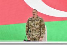 Президент Ильхам Алиев принял участие в открытии в Баку Парка военных трофеев (ФОТО/ВИДЕО)